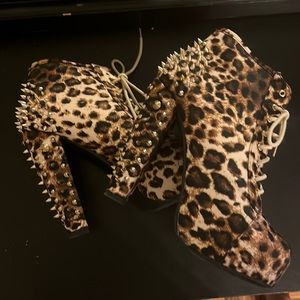 Leopard spikey booties